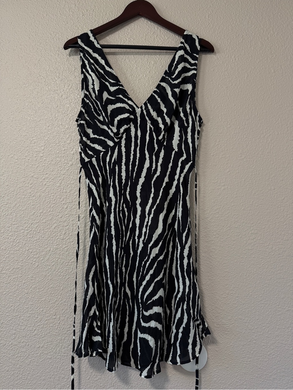 NWT Realisation Par Isabelli Mini Dress Zebra Print A-Line V-Neck EDC Dress L - Picture 6 of 12